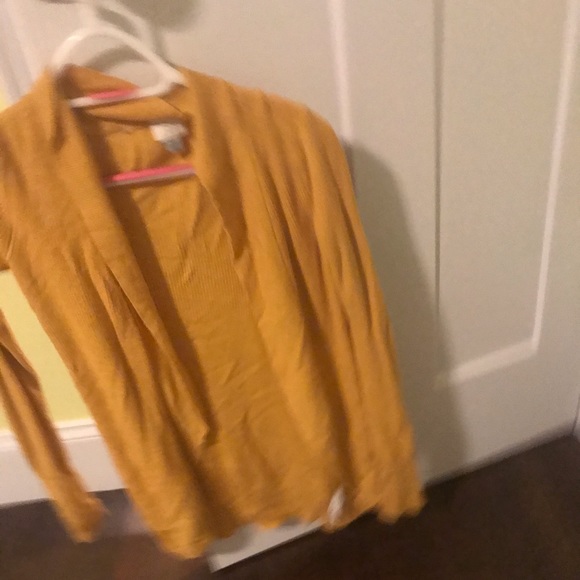 Sweaters - Yellow long sleeve cardigan